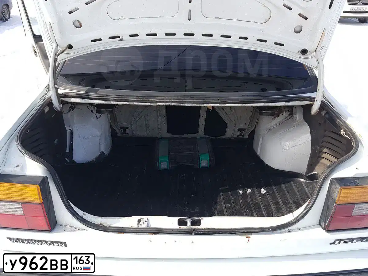 Фото автомобиля TOYOTA RAV4, 2011 — госномер В118ХУ64. Цвет: Белый