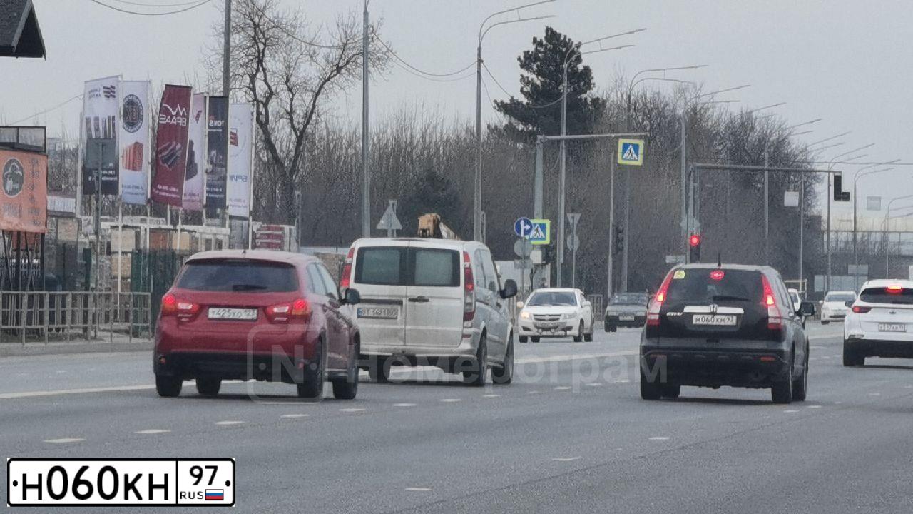Фото автомобиля LADA 2112, 2003 — госномер Н060КН97. Цвет: Темно-зеленый