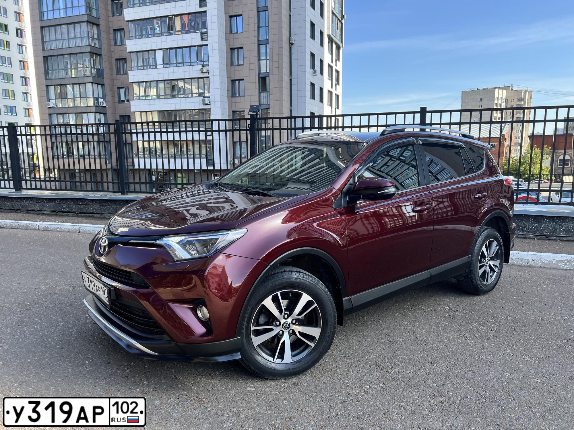 Фото автомобиля TOYOTA RAV4, 2016 — госномер У736НТ18. Цвет: ТЕМНО-КРАСНЫЙ