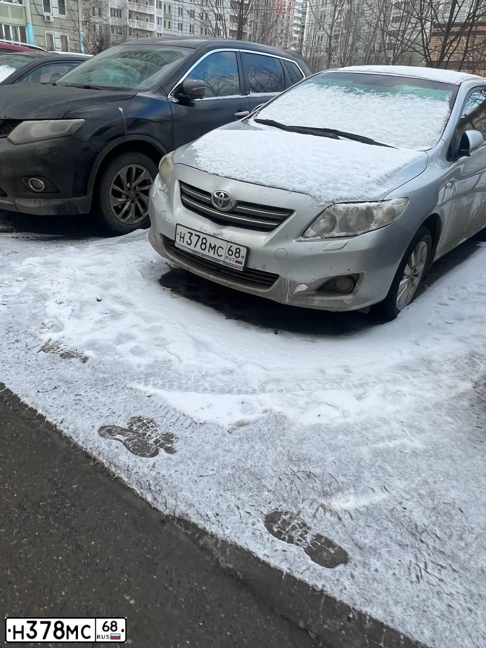 Фото автомобиля TOYOTA COROLLA, 2007 — госномер Н378МС68. Цвет: СЕРЕБРИСТЫЙ