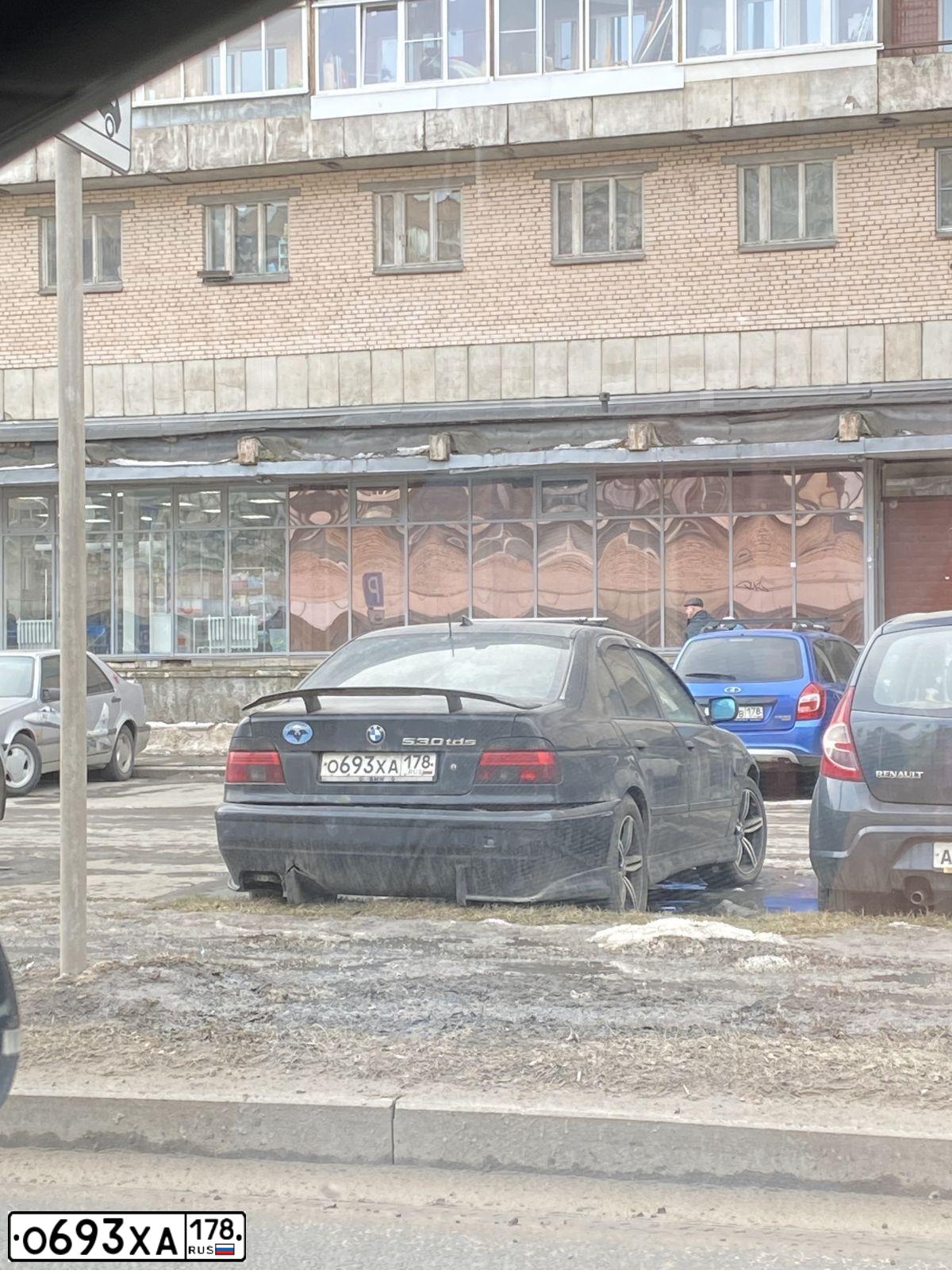 Фото автомобиля BMW SERIE 5, 2000 — госномер О693ХА178. Цвет: ЧЕРНЫЙ