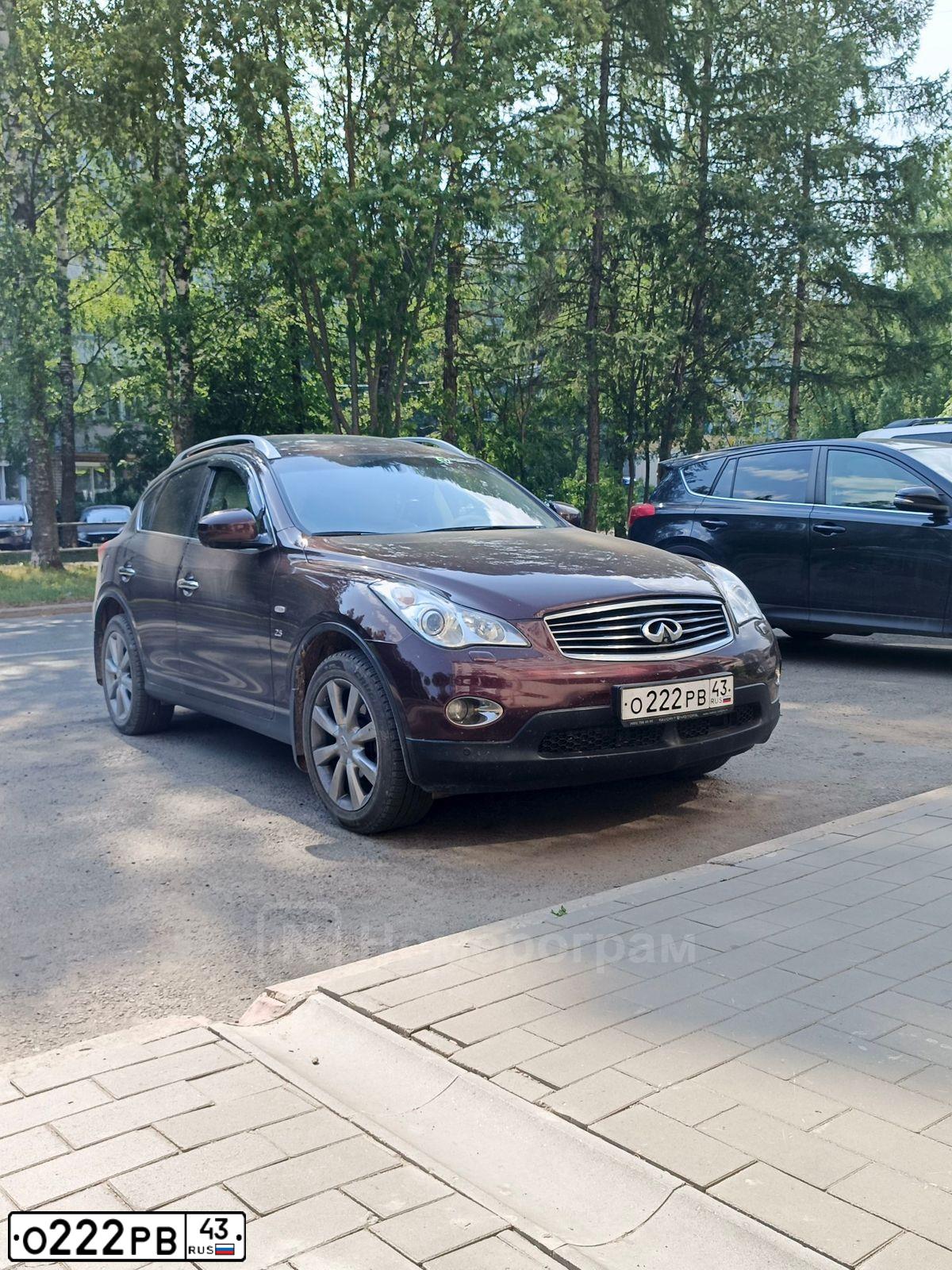 Фото автомобиля LADA LARGUS, 2018 — госномер О222РВ43. Цвет: СЕРО-БЕЖЕВЫЙ
