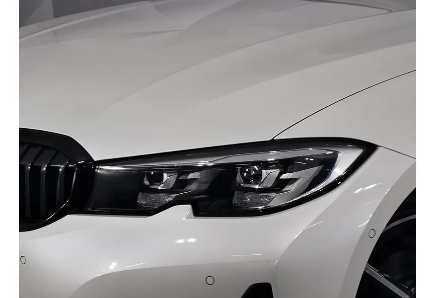 Фото автомобиля BMW 318D, 2021 — госномер Т056УТ797. Цвет: Белый