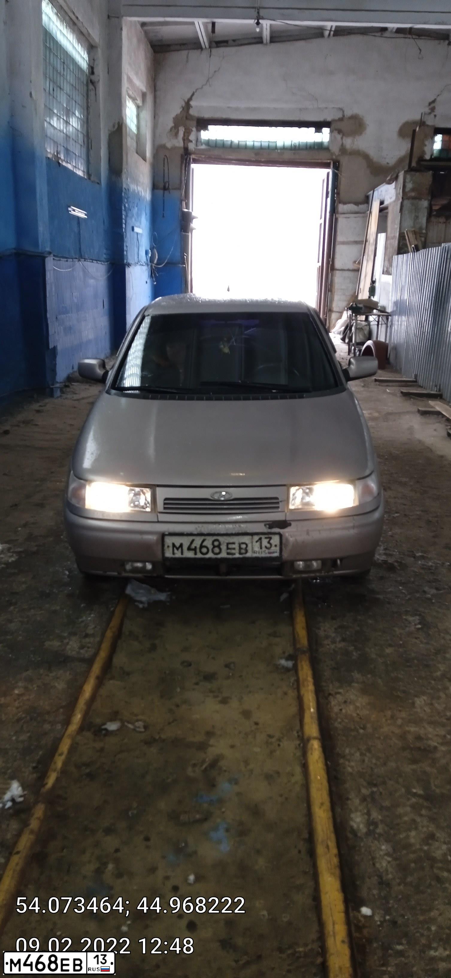 Фото автомобиля LADA 2112 LADA, 2007 — госномер Е321СС190. Цвет: БЕЖЕВО-СИРЕНЕВЫЙ
