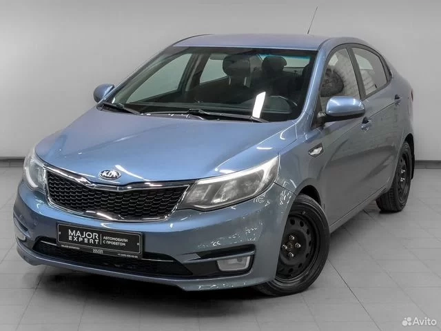 Фото автомобиля KIA RIO, 2016 — госномер В382СМ777. Цвет: ГОЛУБОЙ