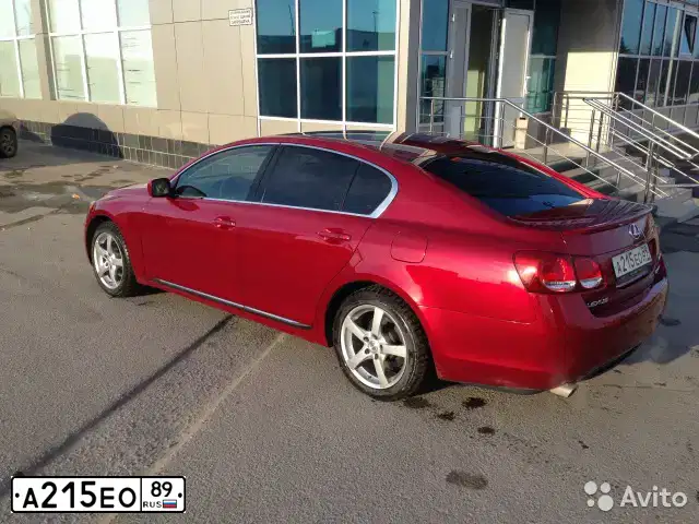 Фото автомобиля LEXUS S GS, 2005 — госномер А215ЕО89. Цвет: ВИШНЕВЫЙ