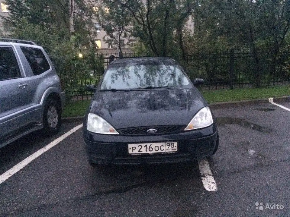 Фото автомобиля FORD D FOCUS, 2004 — госномер Х418ВС178. Цвет: ТЕМНО-СИНИЙ
