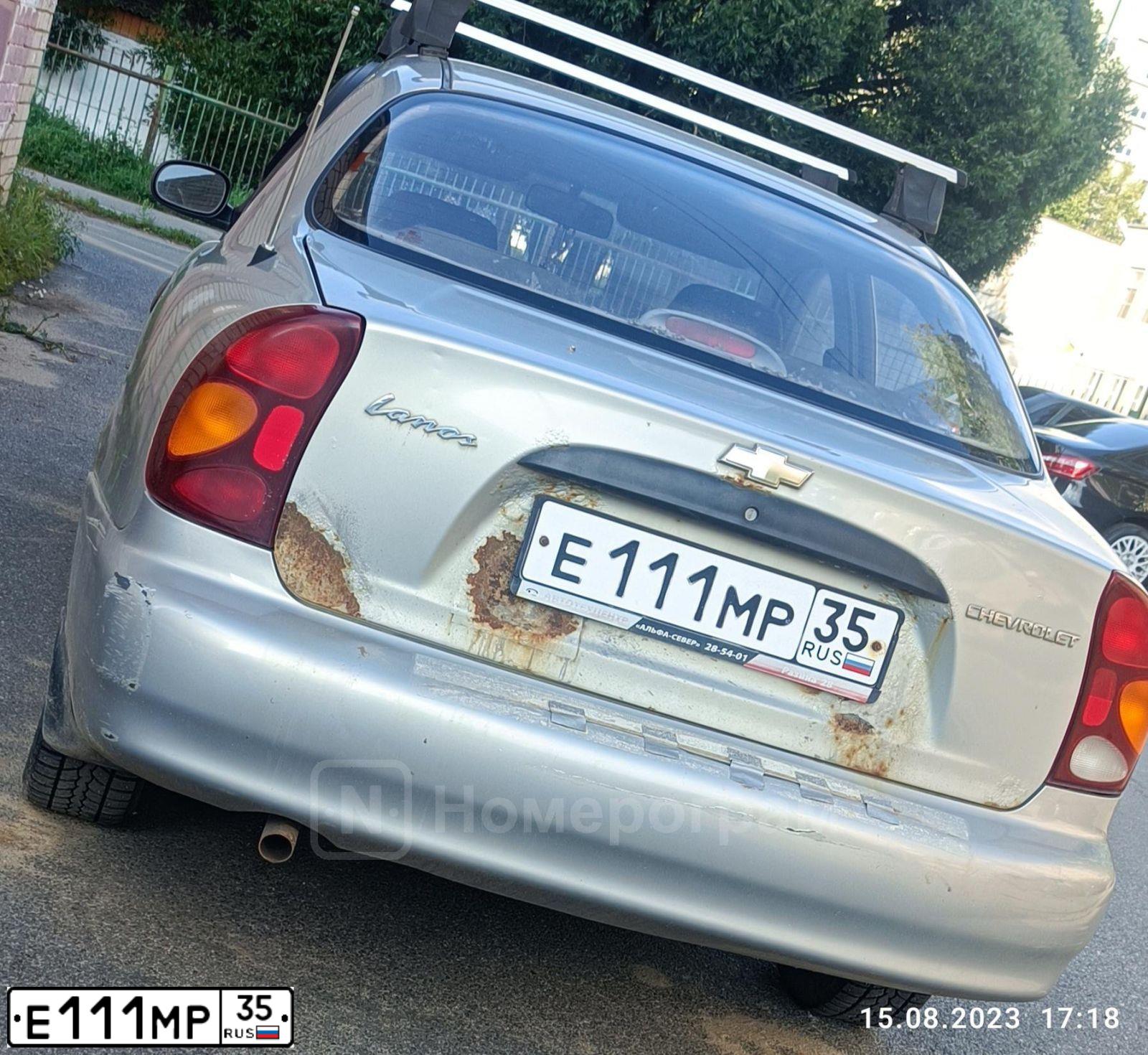 Фото автомобиля ZAZ LANOS, 2007 — госномер Е111МР35. Цвет: СЕРЕБРИСТЫЙ С ЧЕРНЫМ