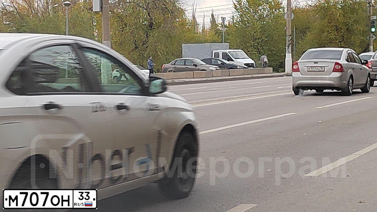 Фото автомобиля МАЗ 4370, 2002 — госномер Н358КТ774. Цвет: СЕРО - БЕЛЫЙ
