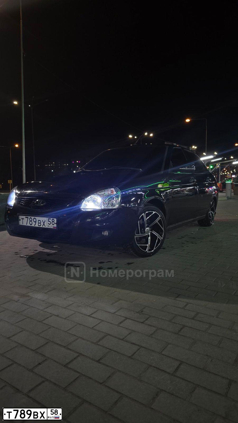 Фото автомобиля LADA 2172 PRIORA, 2011 — госномер Т789ВХ58. Цвет: Сине-Черный