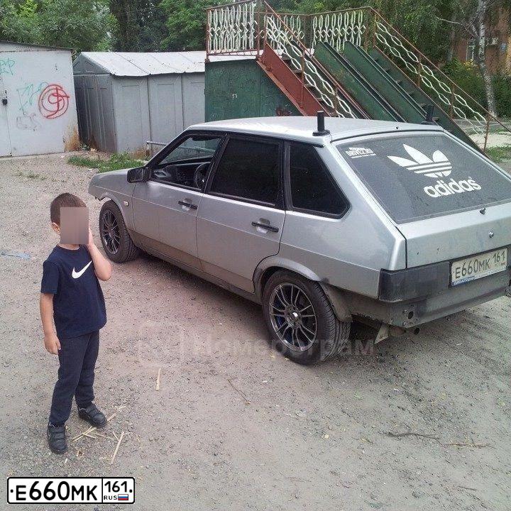 Фото автомобиля LADA 2109 SAMARA, 2003 — госномер Е660МК161. Цвет: СЕРЕБРИСТЫЙ