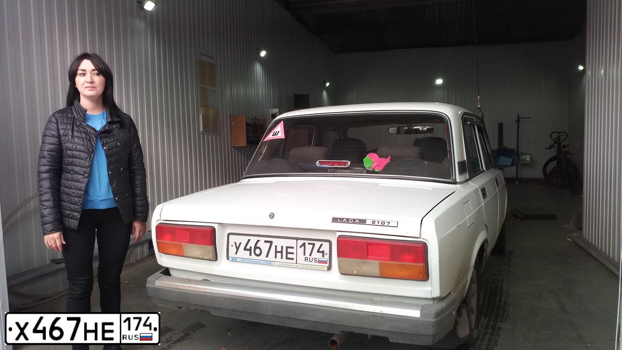 Фото автомобиля LADA 2107, 2011 — госномер У467НЕ174. Цвет: Белый