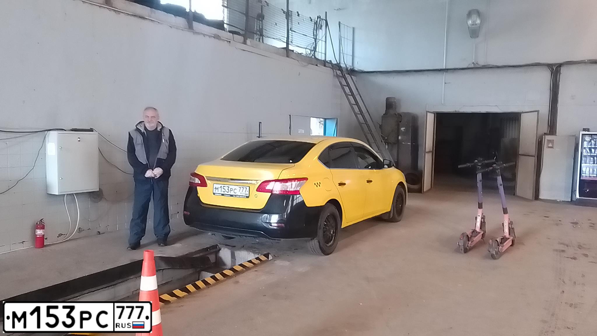 Фото автомобиля NISSAN SENTRA/LUCINO/, 2015 — госномер М976ОУ790