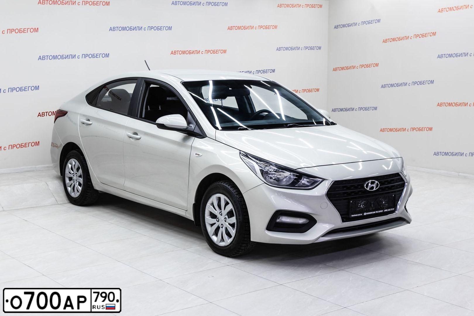 Фото автомобиля HYUNDAI SOLARIS, 2020 — госномер О700АР790. Цвет: СЕРЫЙ