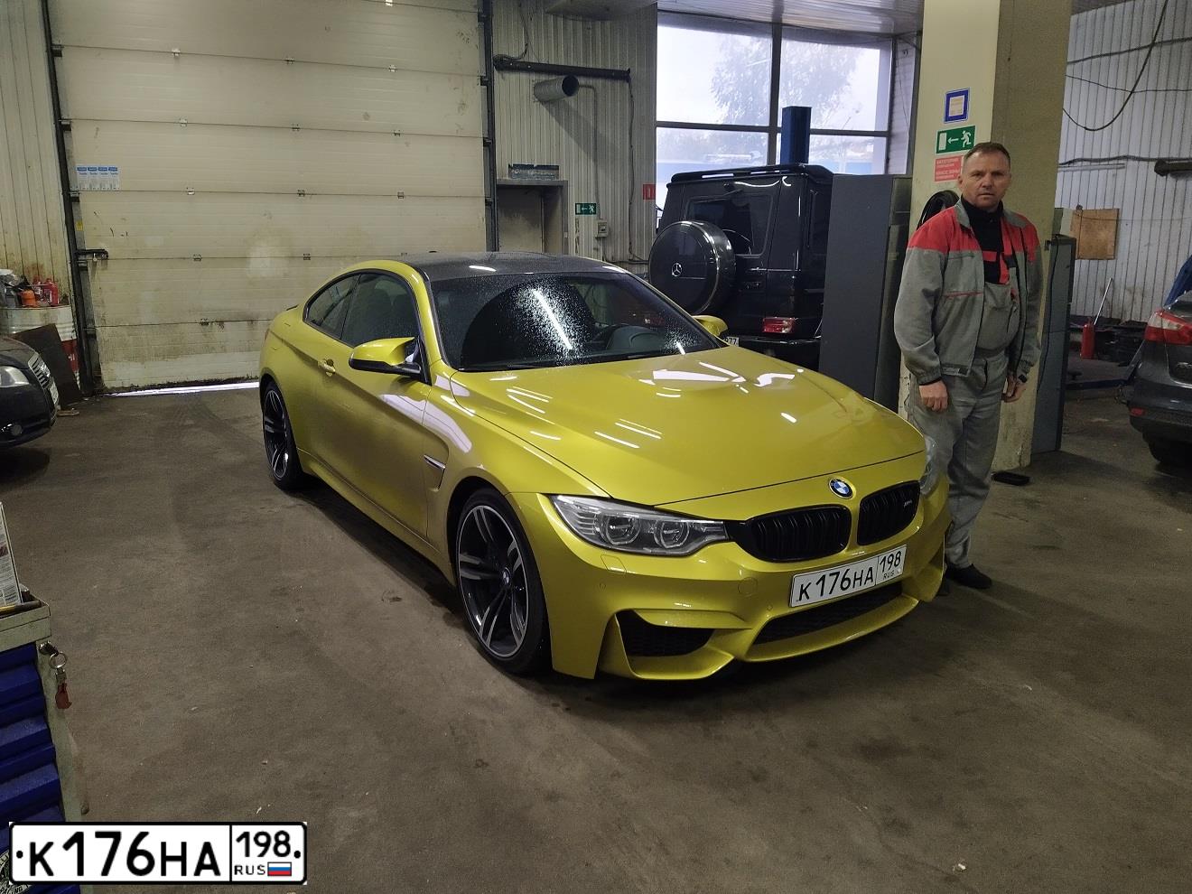 Фото автомобиля BMW M4, 2016 — госномер Х346ОН797. Цвет: ЖЁЛТЫЙ