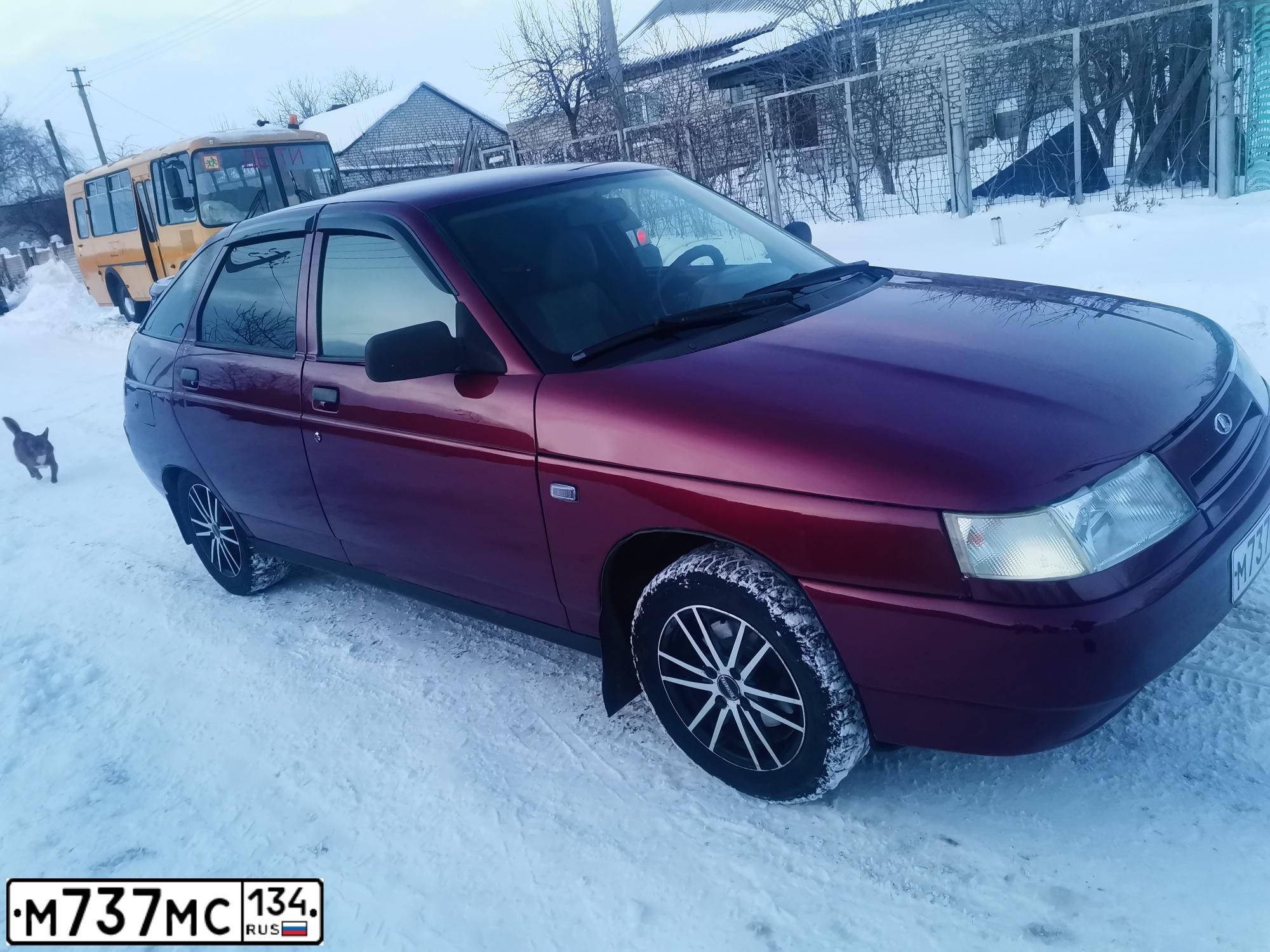 Фото автомобиля LADA 2112 LADA, 2005 — госномер М737МС134. Цвет: ТЕМНО-МАЛИНОВЫЙ