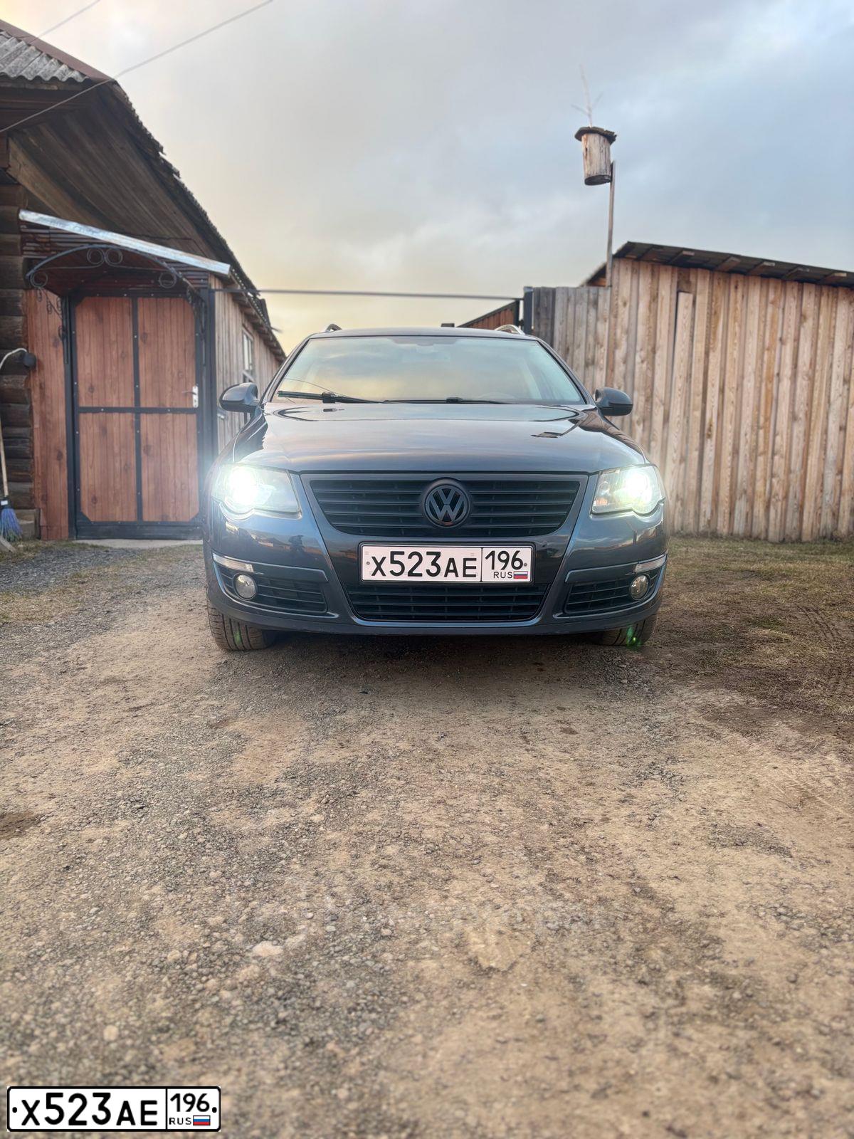 Фото автомобиля SKODA OCTAVIA, 2012 — госномер Х523АЕ196. Цвет: БЕЖЕВЫЙ