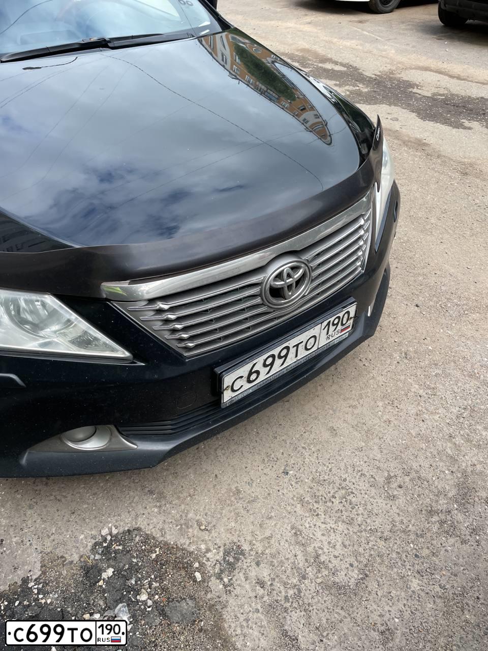 Фото автомобиля TOYOTA CAMRY, 2012 — госномер С699ТО190. Цвет: ЧЕРНЫЙ