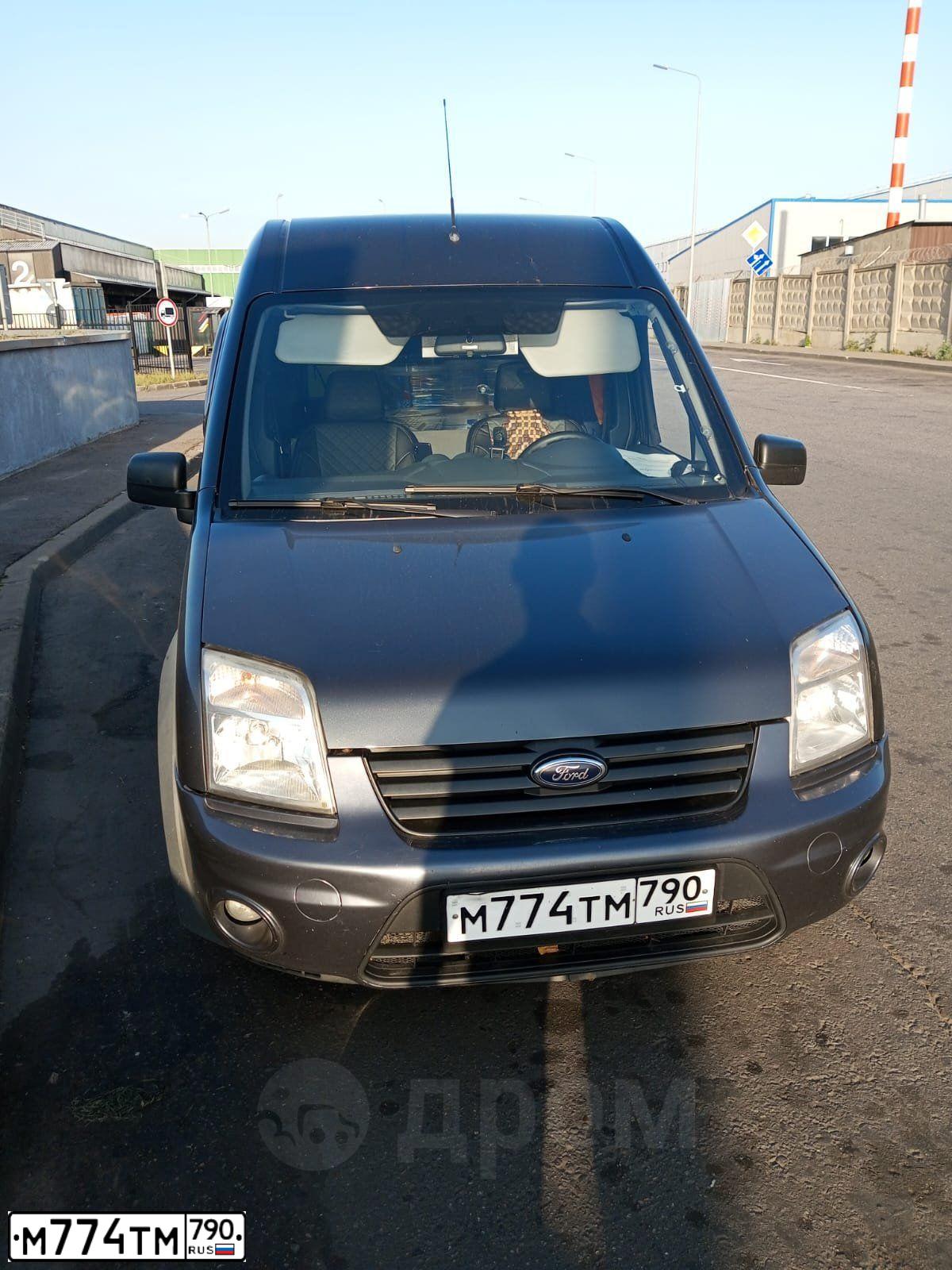 Фото автомобиля FORD TOURNEO CONNECT, 2010 — госномер М774ТМ790. Цвет: СЕРЫЙ ТЕМНЫЙ