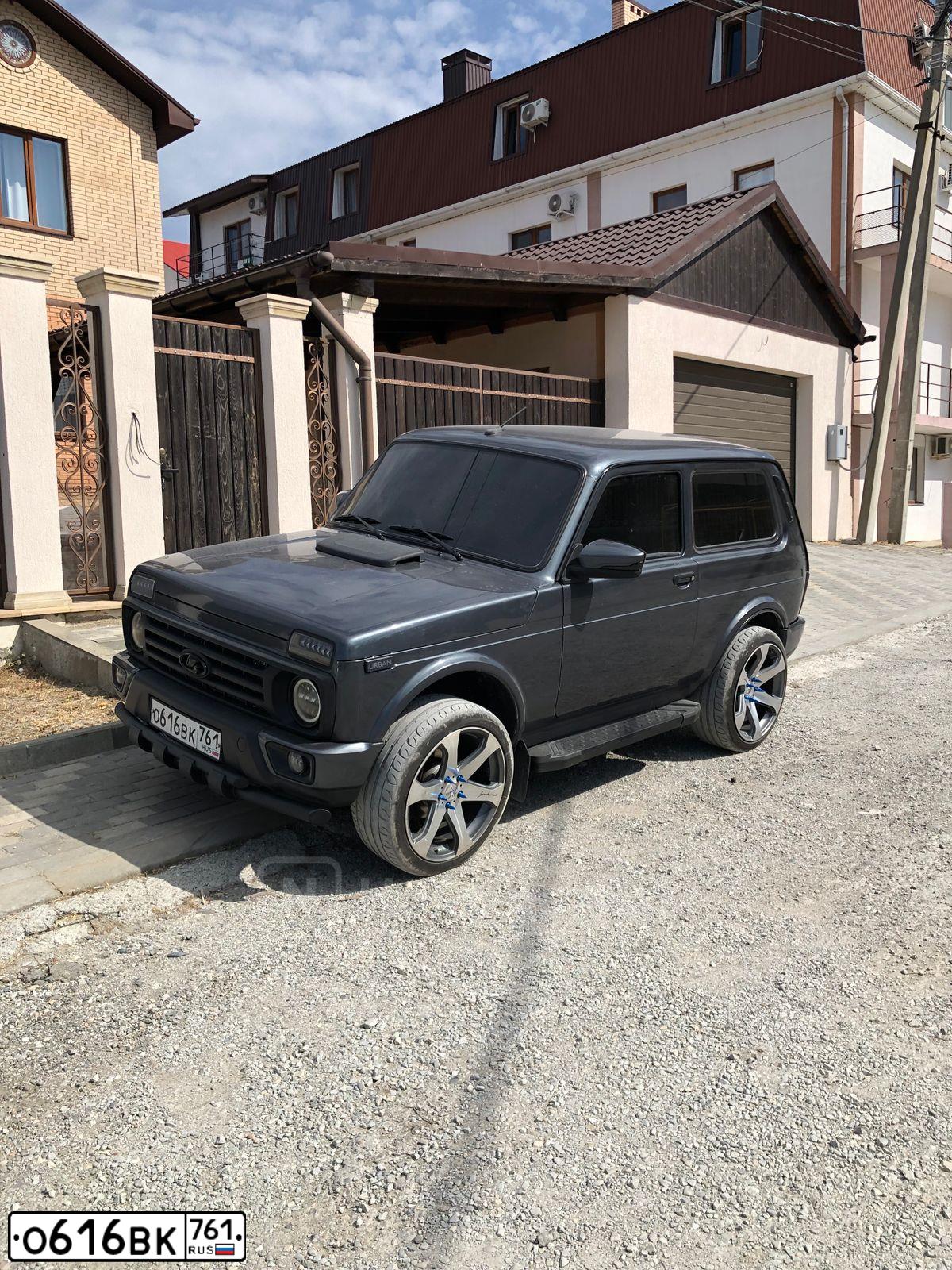 Фото автомобиля LADA 2121 NIVA, 2020 — госномер О616ВК761. Цвет: СЕРЫЙ