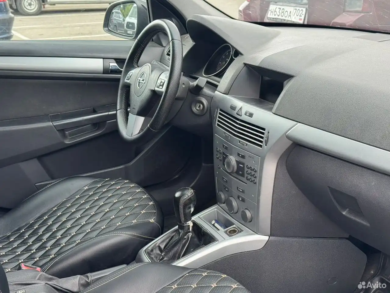 Фото автомобиля NISSAN PATHFINDER, 2007 — госномер Н638ОА702. Цвет: Красный