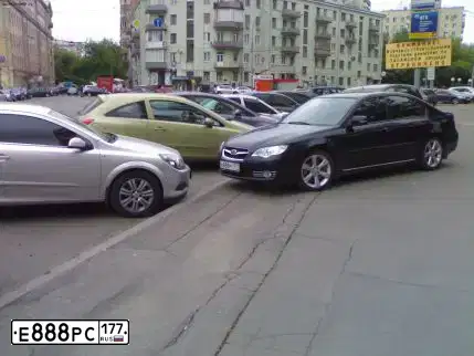 Фото автомобиля SUBARU LEGACY, 2006 — госномер У004ЕВ21. Цвет: ЧЕРНЫЙ