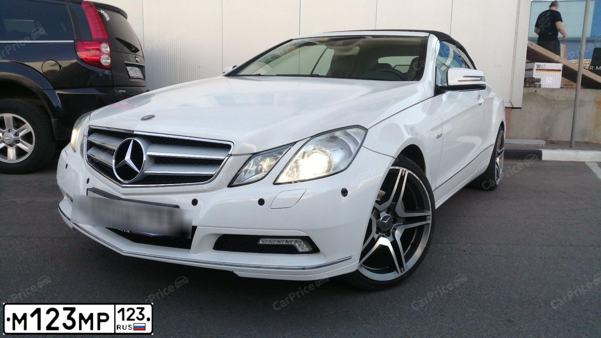 Фото автомобиля MERCEDES C-KLASSE, 2009 — госномер О131МА60. Цвет: Красный