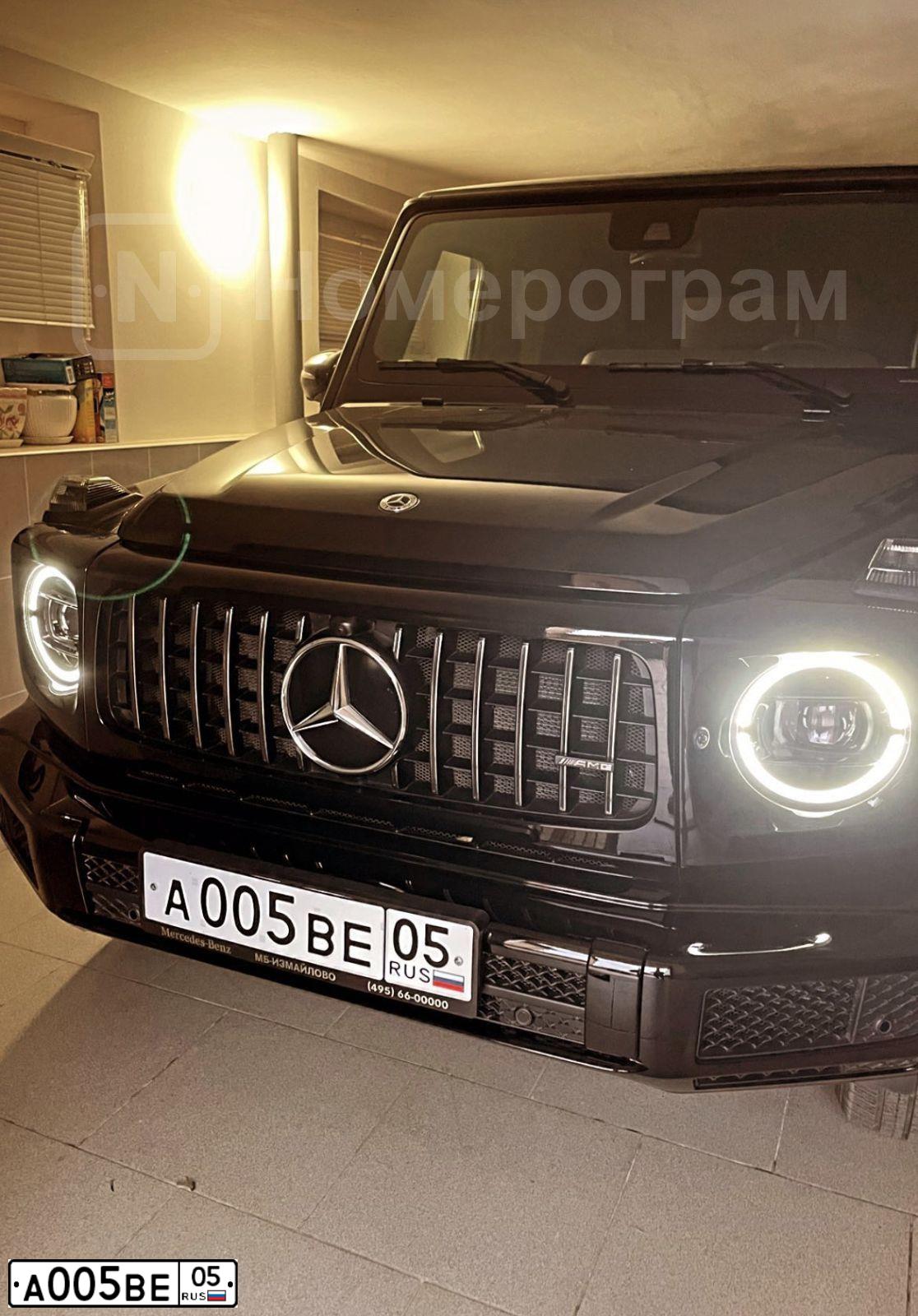 Фото автомобиля MERCEDES C-KLASSE, 2004 — госномер А005ВЕ05. Цвет: Темно-синий