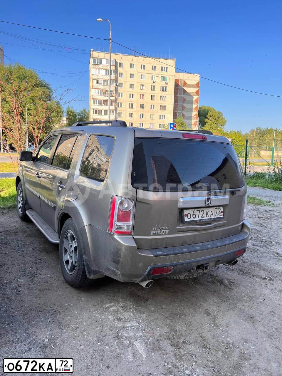 Фото автомобиля HONDA PILOT, 2008 — госномер О672КА72. Цвет: СЕРЫЙ