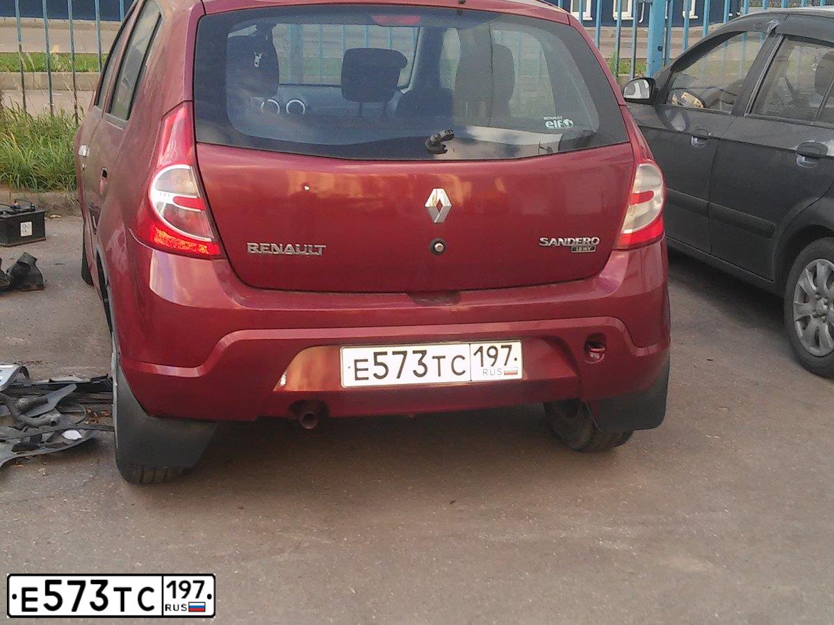 Фото автомобиля RENAULT T SANDERO, 2012 — госномер О279ОВ44. Цвет: Красный