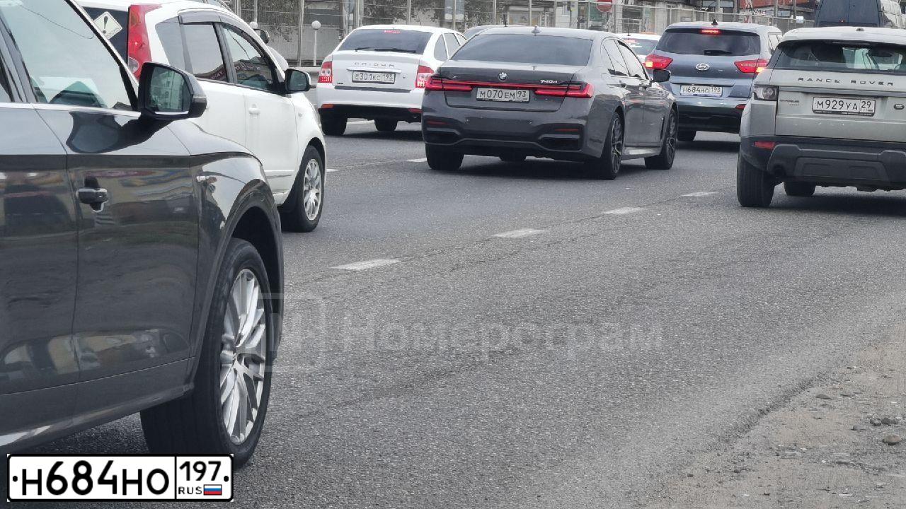 Фото автомобиля CHEVROLET LACETTI, 2011 — госномер У684НО197. Цвет: КРАСНЫЙ