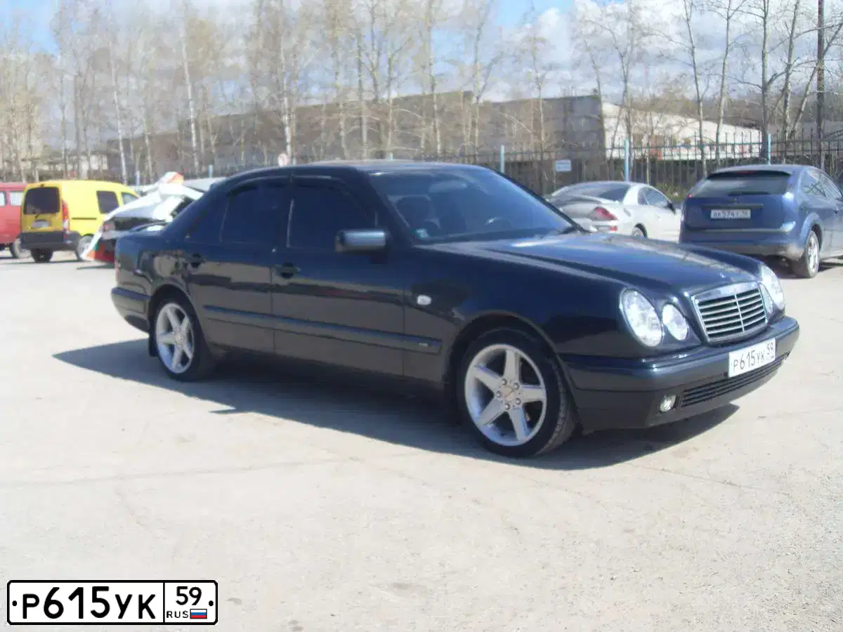 Фото автомобиля LADA 2112, 2004 — госномер Н535УМ59. Цвет: СНЕЖНАЯ КОРОЛЕВА М