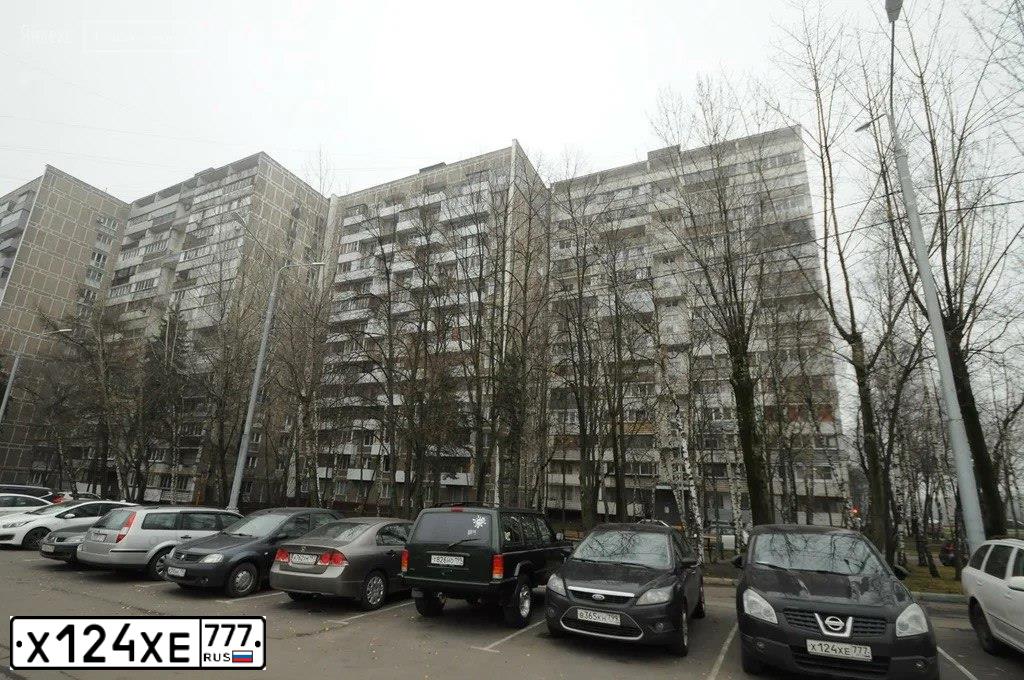 Фото автомобиля NISSAN QASHQAI, 2007 — госномер Х124ХЕ777. Цвет: ЧЕРНЫЙ