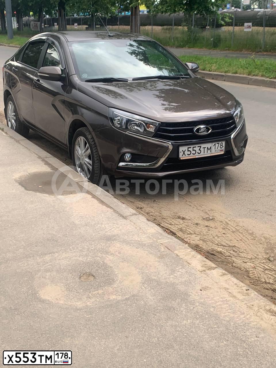 Фото автомобиля MITSUBISHI PAJERO SPORT, 2017 — госномер Х533ТМ178. Цвет: Коричневый