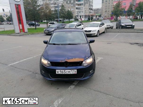 Фото автомобиля VOLKSWAGEN POLO, 2013 — госномер М261ЕН774. Цвет: Темно-синий