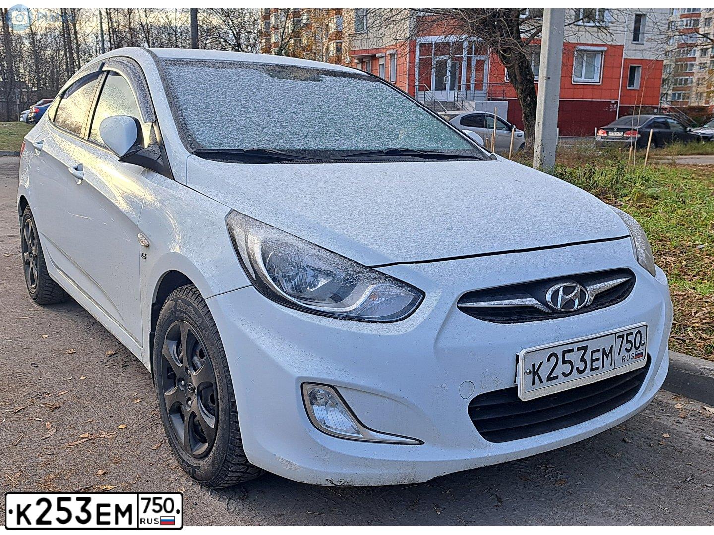 Фото автомобиля HYUNDAI SOLARIS, 2014 — госномер С391АР250. Цвет: Белый