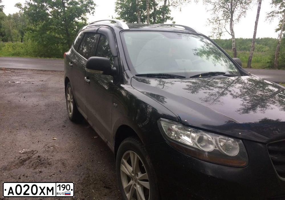 Фото автомобиля HYUNDAI SANTA FE, 2010 — госномер Р859ТВ790. Цвет: ЧЕРНЫЙ