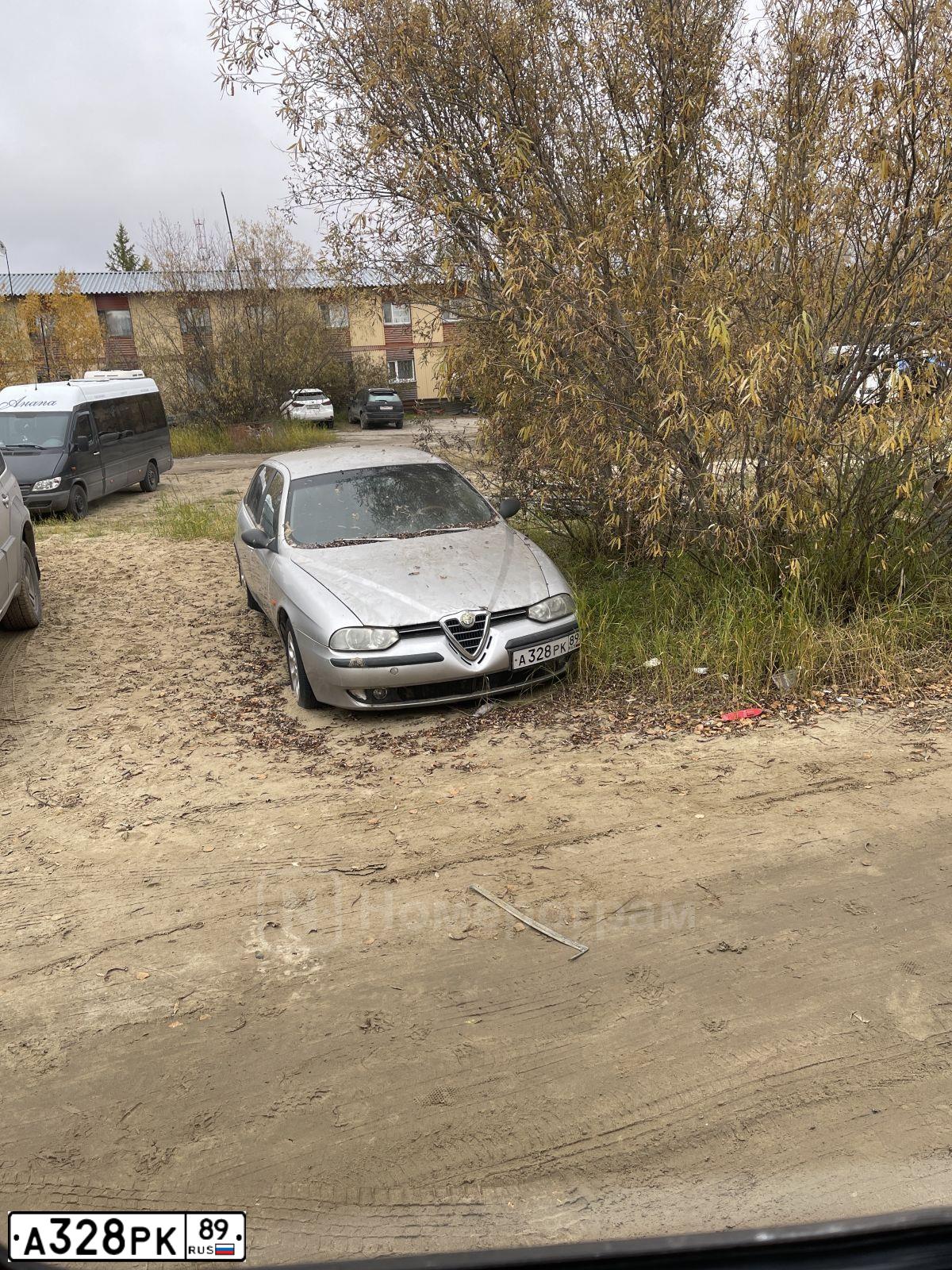 Фото автомобиля ALFAROMEO ALFA 156, 2000 — госномер А328РК89. Цвет: СЕРЫЙ