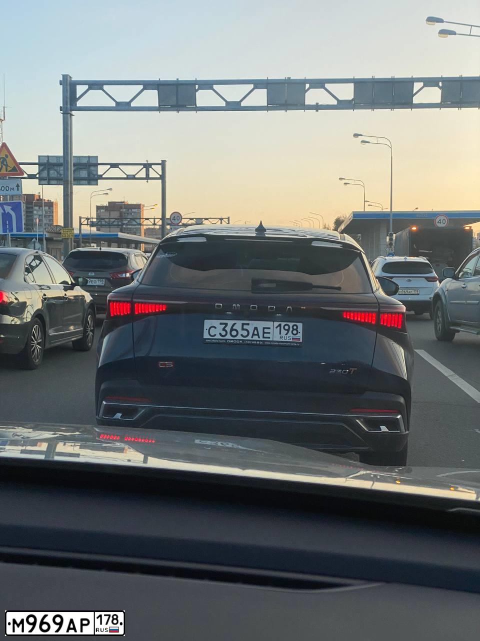 Фото автомобиля KIA RIO, 2012 — госномер М969АР178. Цвет: Красный