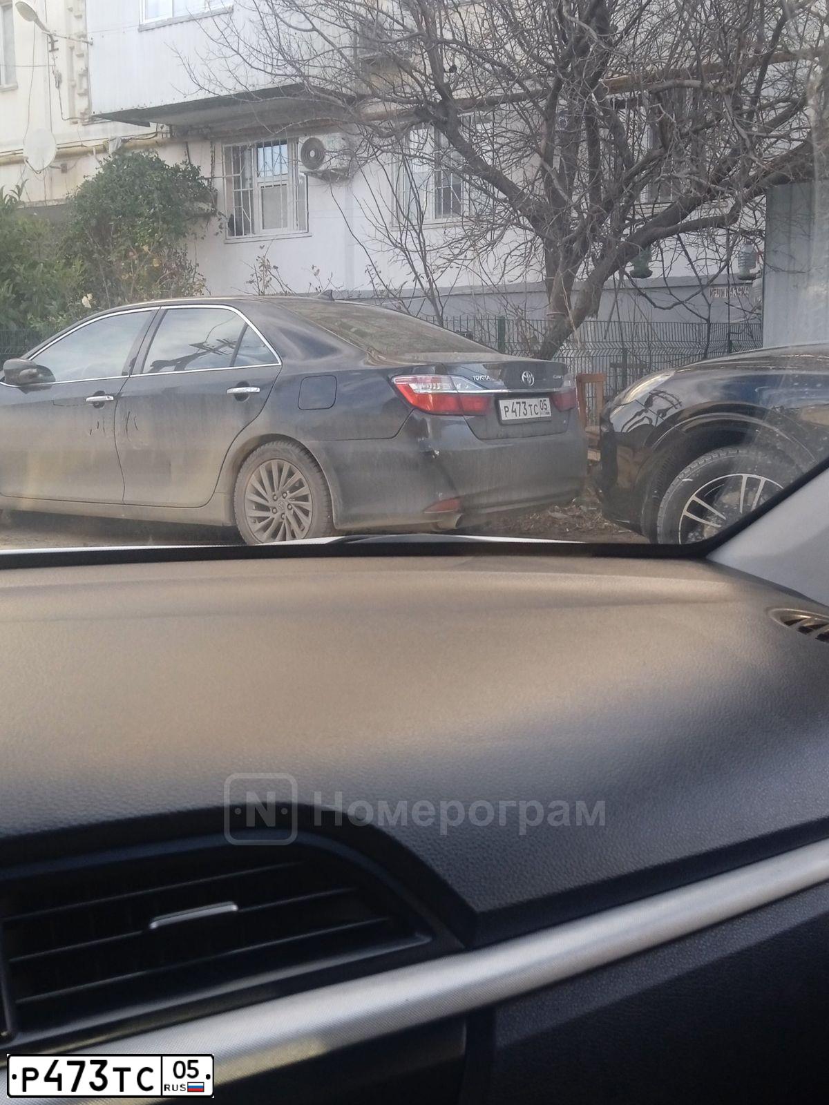 Фото автомобиля TOYOTA CAMRY, 2015 — госномер А087АЕ105. Цвет: ЧЕРНЫЙ МЕТАЛЛИК