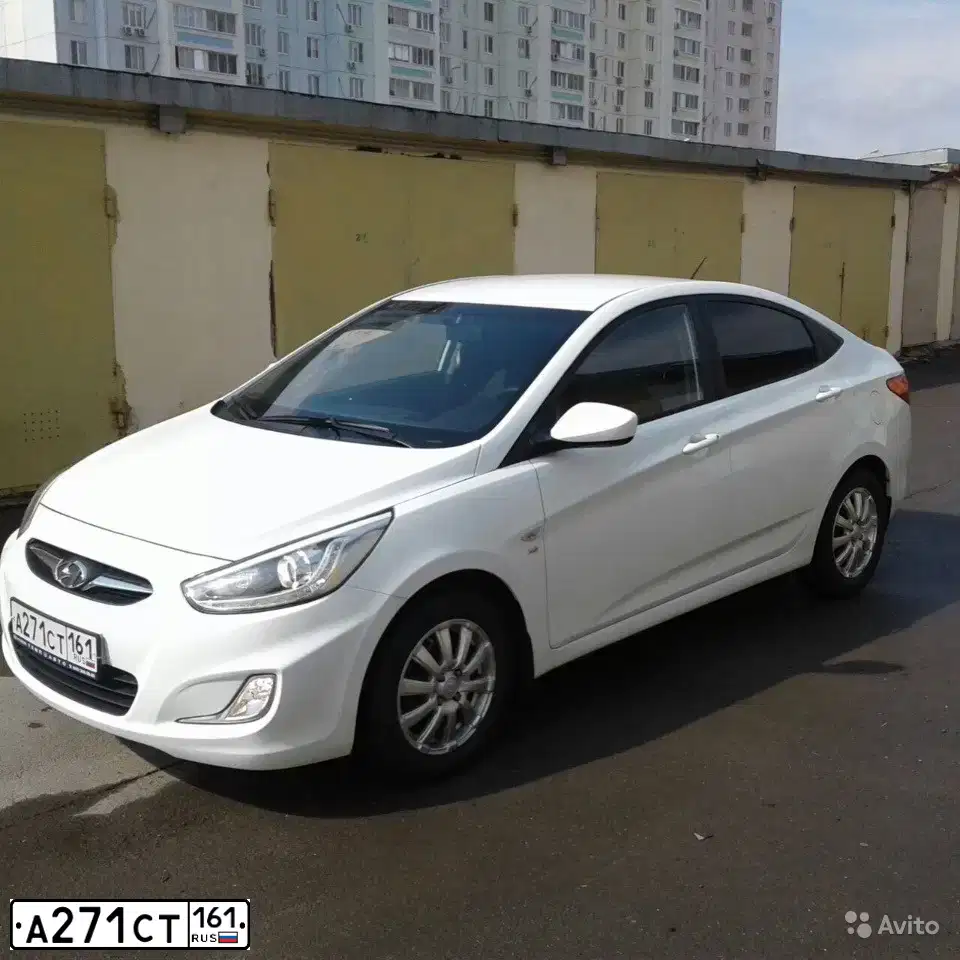 Фото автомобиля HYUNDAI SOLARIS, 2013 — госномер А271СТ161. Цвет: БЕЛЫЙ