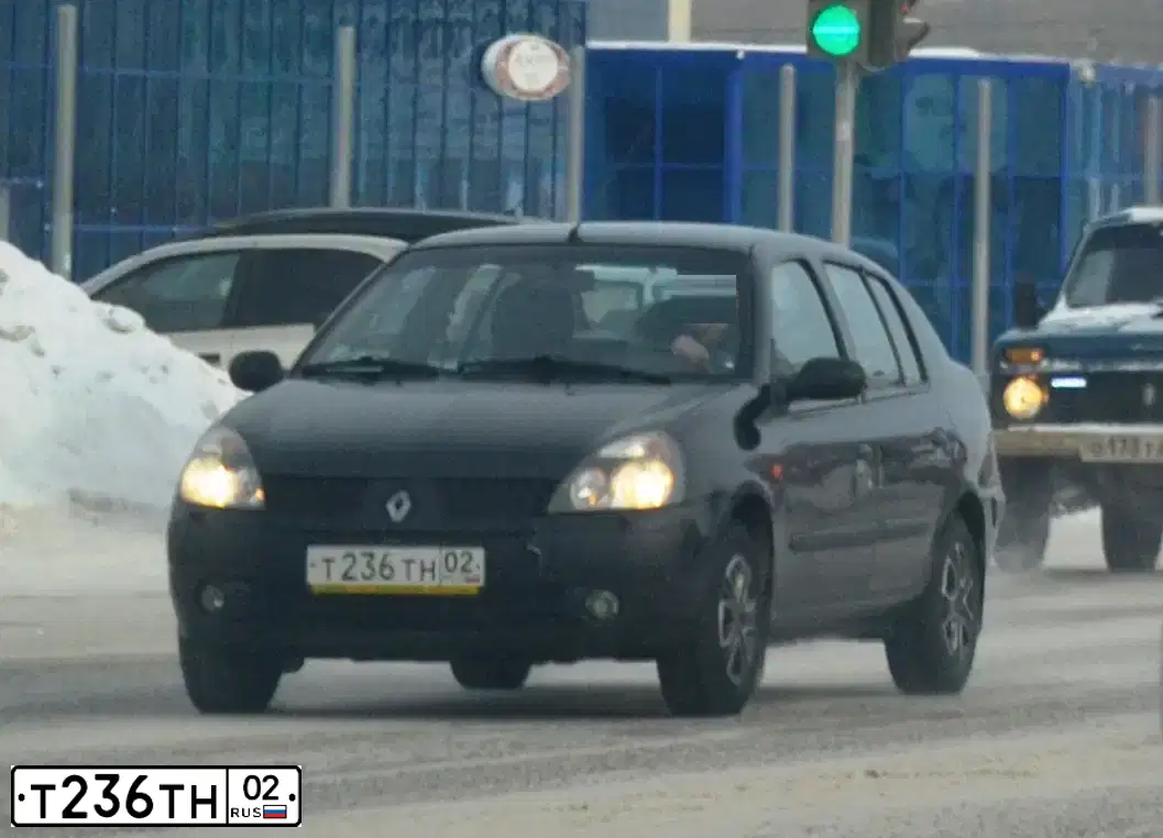 Фото автомобиля RENAULT SYMBOL, 2004 — госномер Т236ТН02. Цвет: ЧЕРНЫЙ