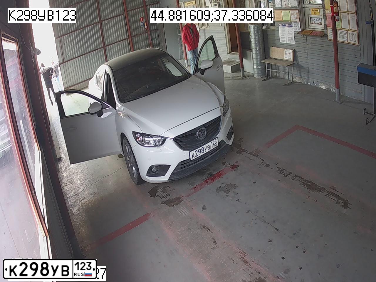 Фото автомобиля MAZDA 6, 2014 — госномер М575РР134. Цвет: Белый