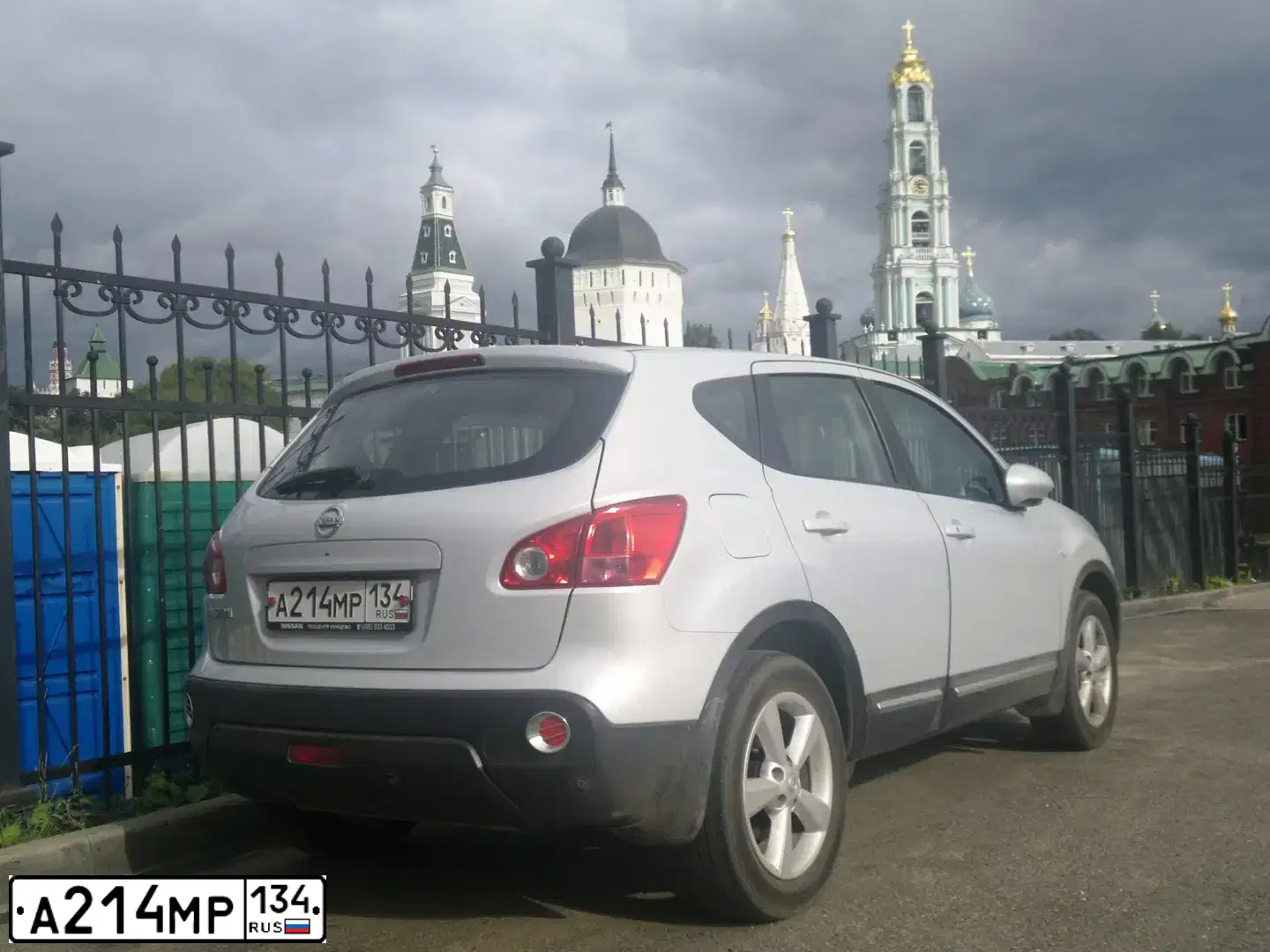 Фото автомобиля NISSAN QASHQAI, 2007 — госномер А214МР134. Цвет: СЕРЫЙ