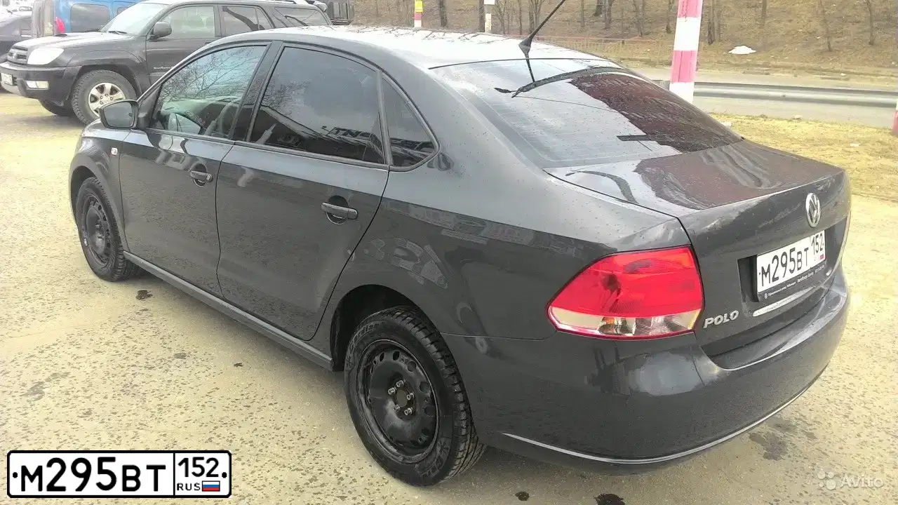 Фото автомобиля VOLKSWAGEN POLO, 2013 — госномер М295ВТ152. Цвет: Серый