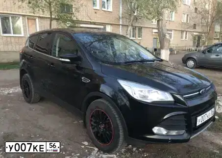 Фото автомобиля FORD KUGA, 2014 — госномер М008НР56. Цвет: ЧЕРНЫЙ