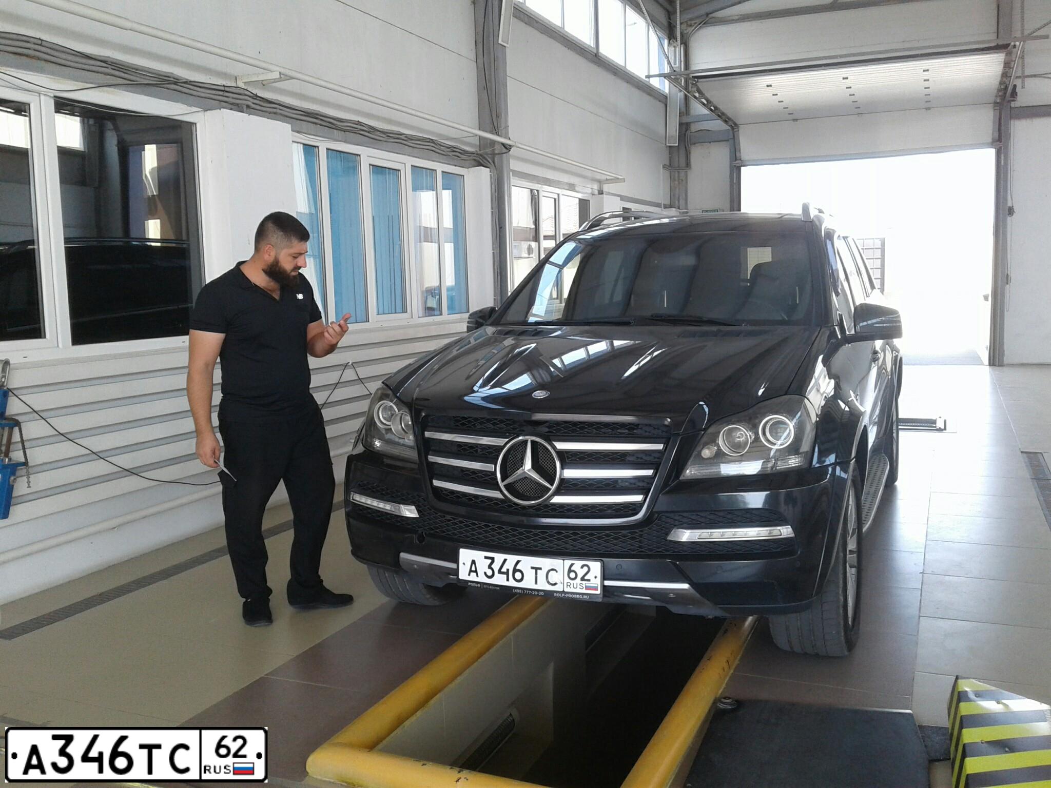 Фото автомобиля MERCEDES GL-KLASSE, 2011 — госномер В347СМ750. Цвет: ЧЕРНЫЙ