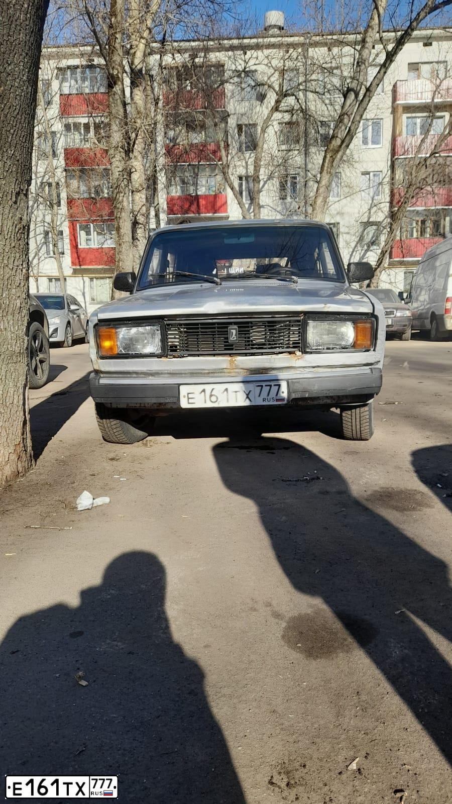 Фото автомобиля LADA 2104 LADA, 2007 — госномер Р028АС197. Цвет: СВЕТЛО-СЕРЫЙ