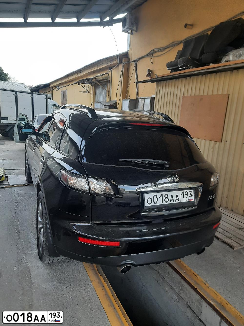 Фото автомобиля INFINITI QX70 /FX/, 2008 — госномер О018АА193. Цвет: ЧЕРНЫЙ
