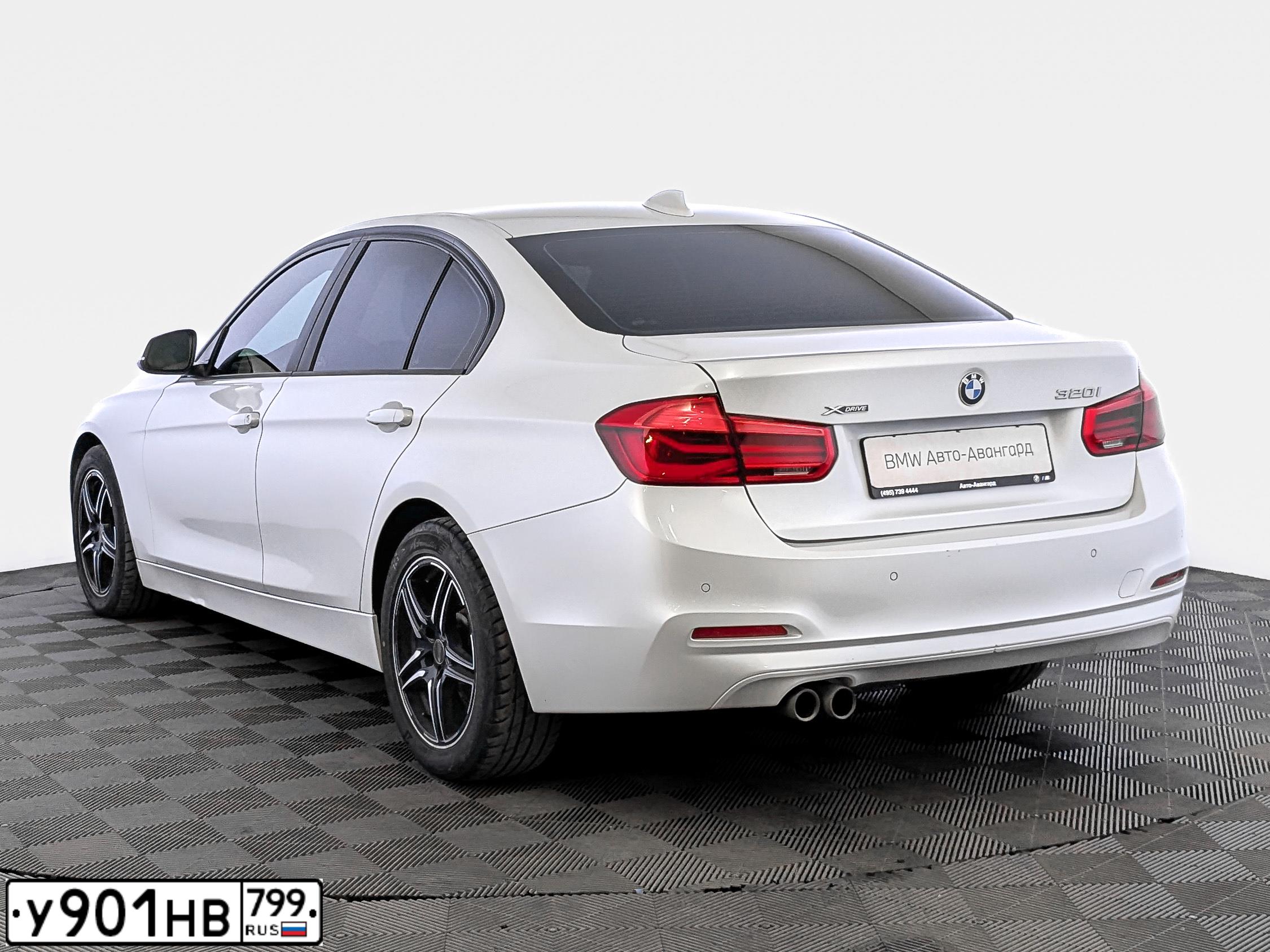 Фото автомобиля BMW SERIE 3, 2018 — госномер Р621ОА40. Цвет: Белый